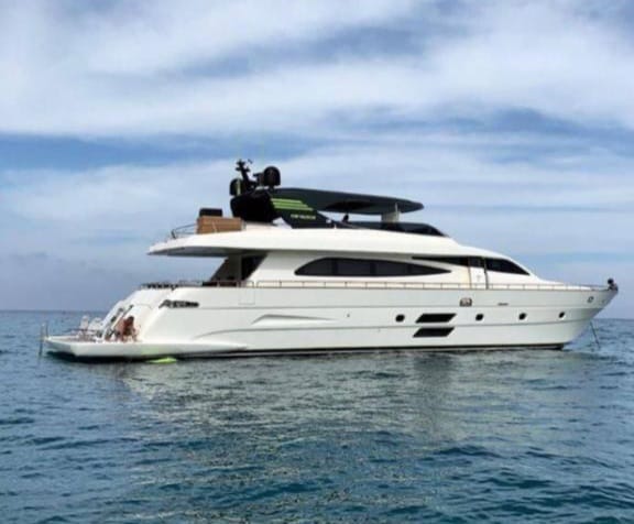Motor boat Canados 86 — photo 19