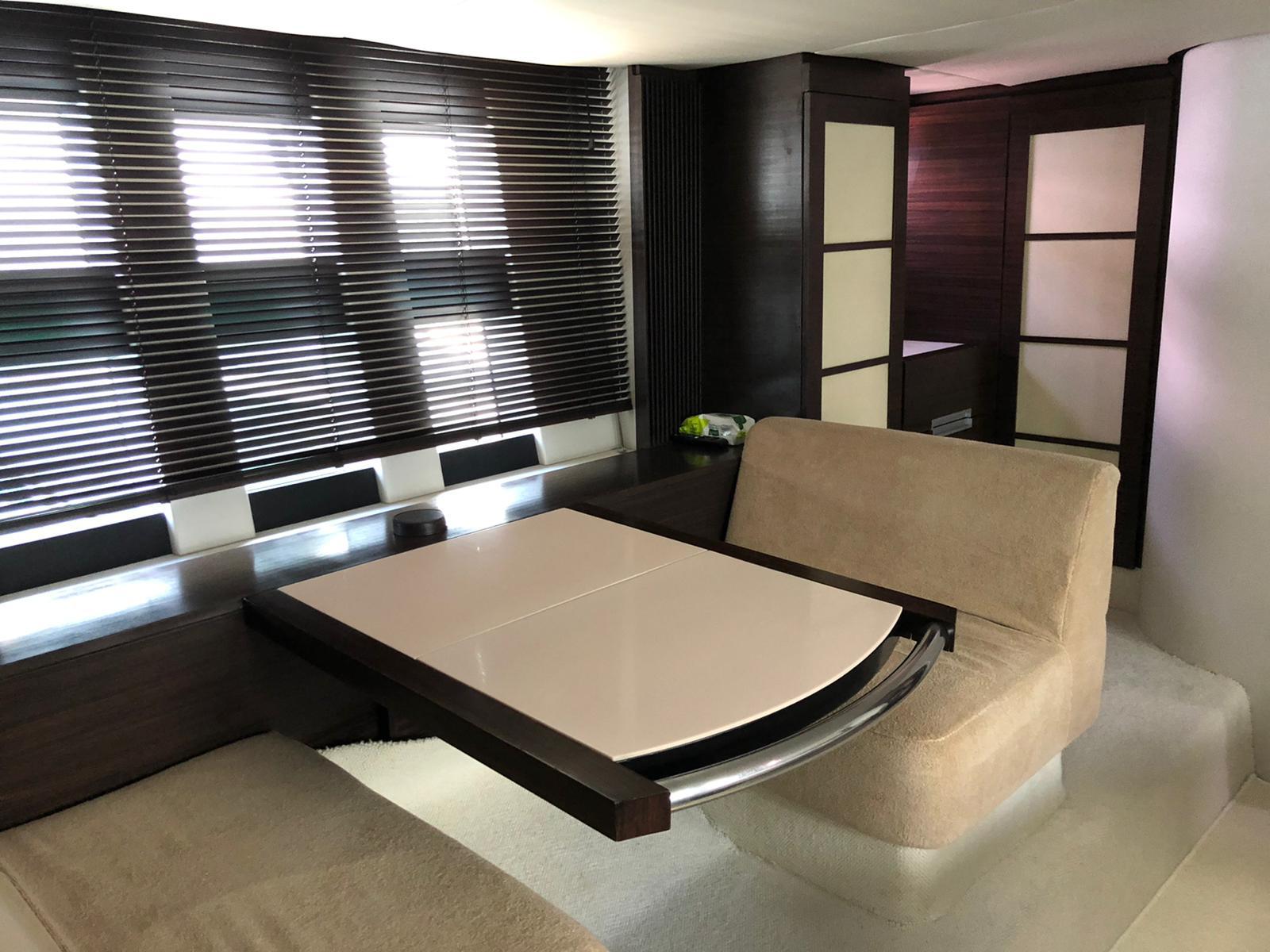 Motor boat Azimut 62S — photo 10