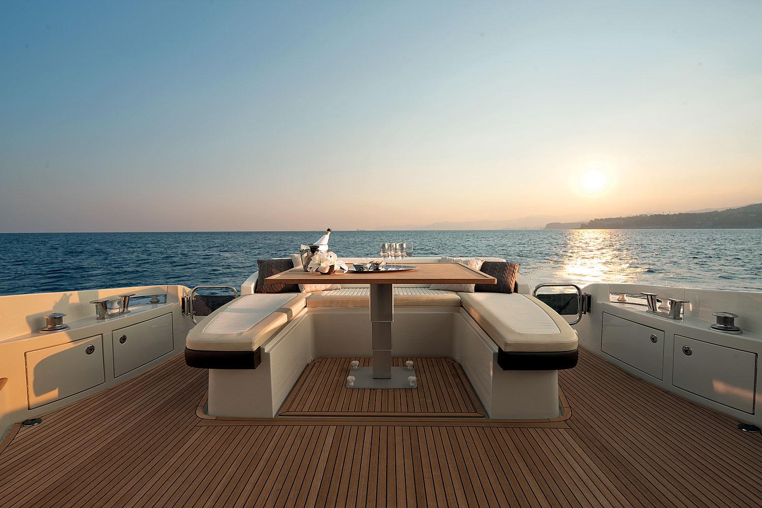 Motor boat Azimut 62S — photo 21