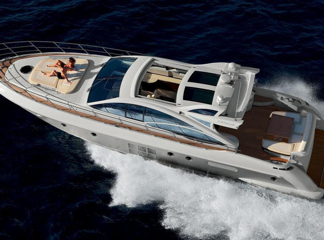 Motor boat Azimut 62S — photo 1