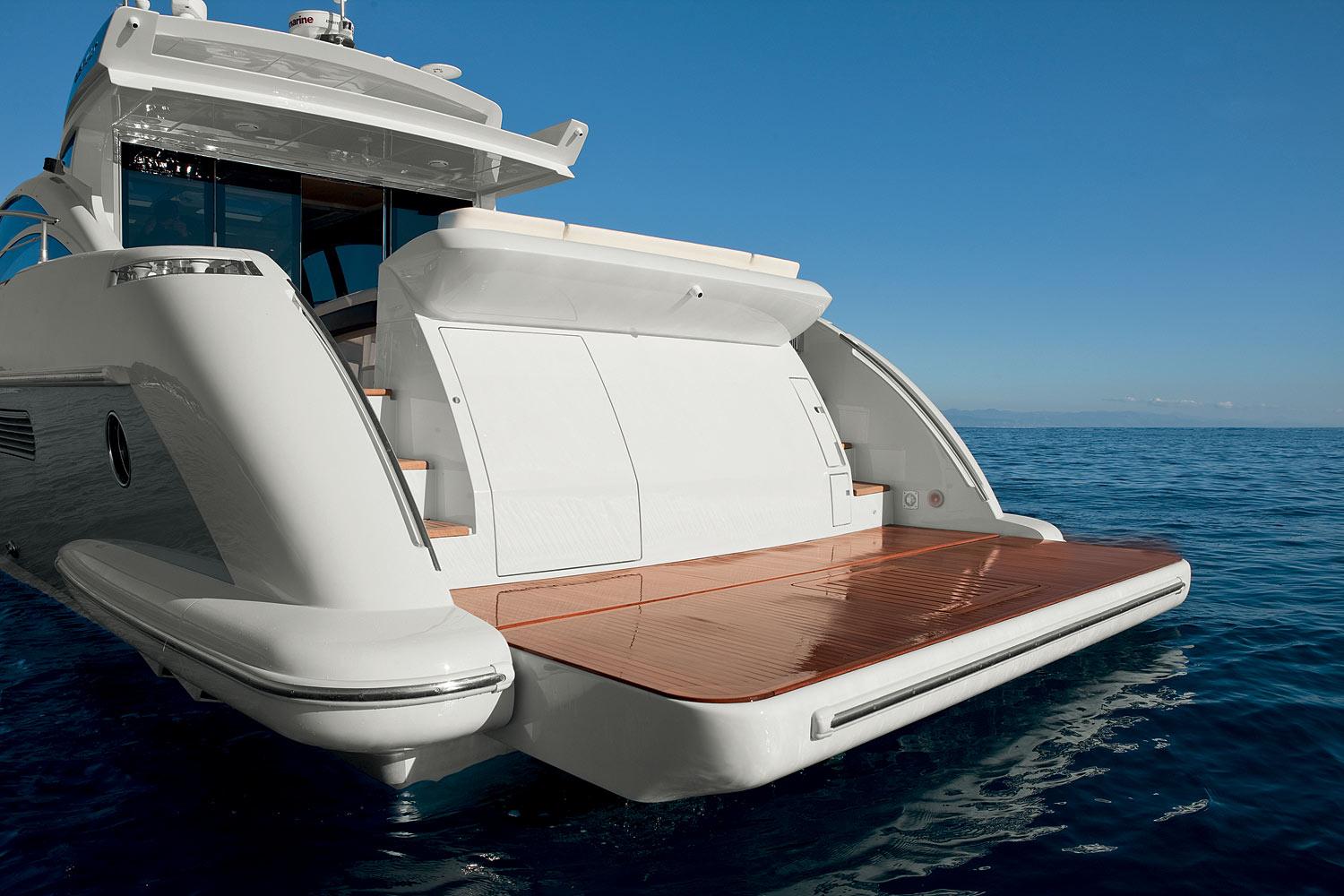 Motor boat Azimut 62S — photo 22