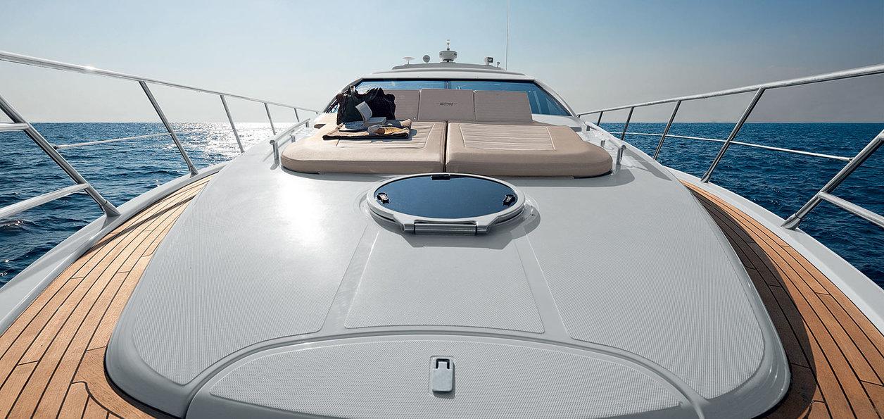Motor boat Azimut 62S — photo 25
