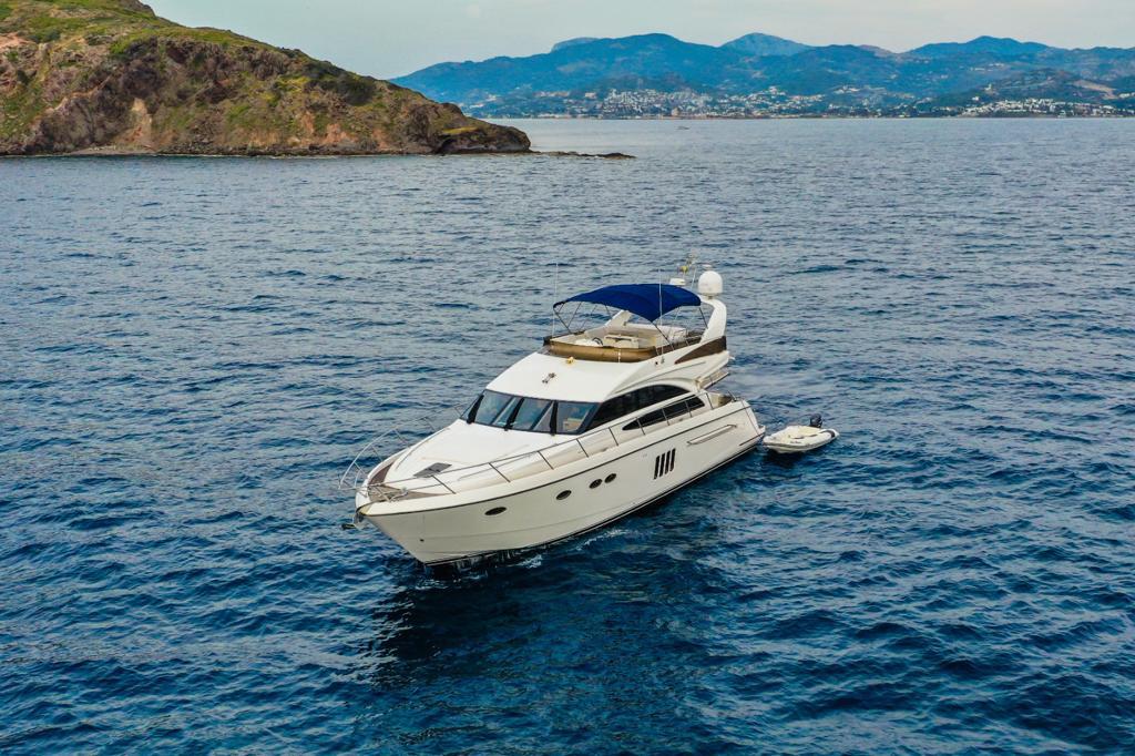 Princess 62 — photo 15