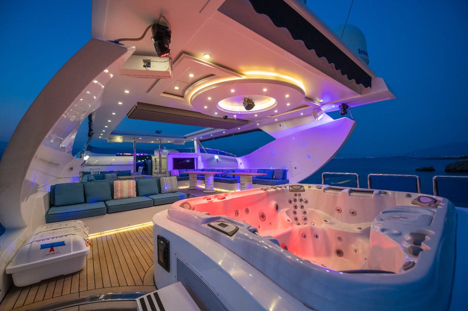 Custom Built Motorboat — photo 15