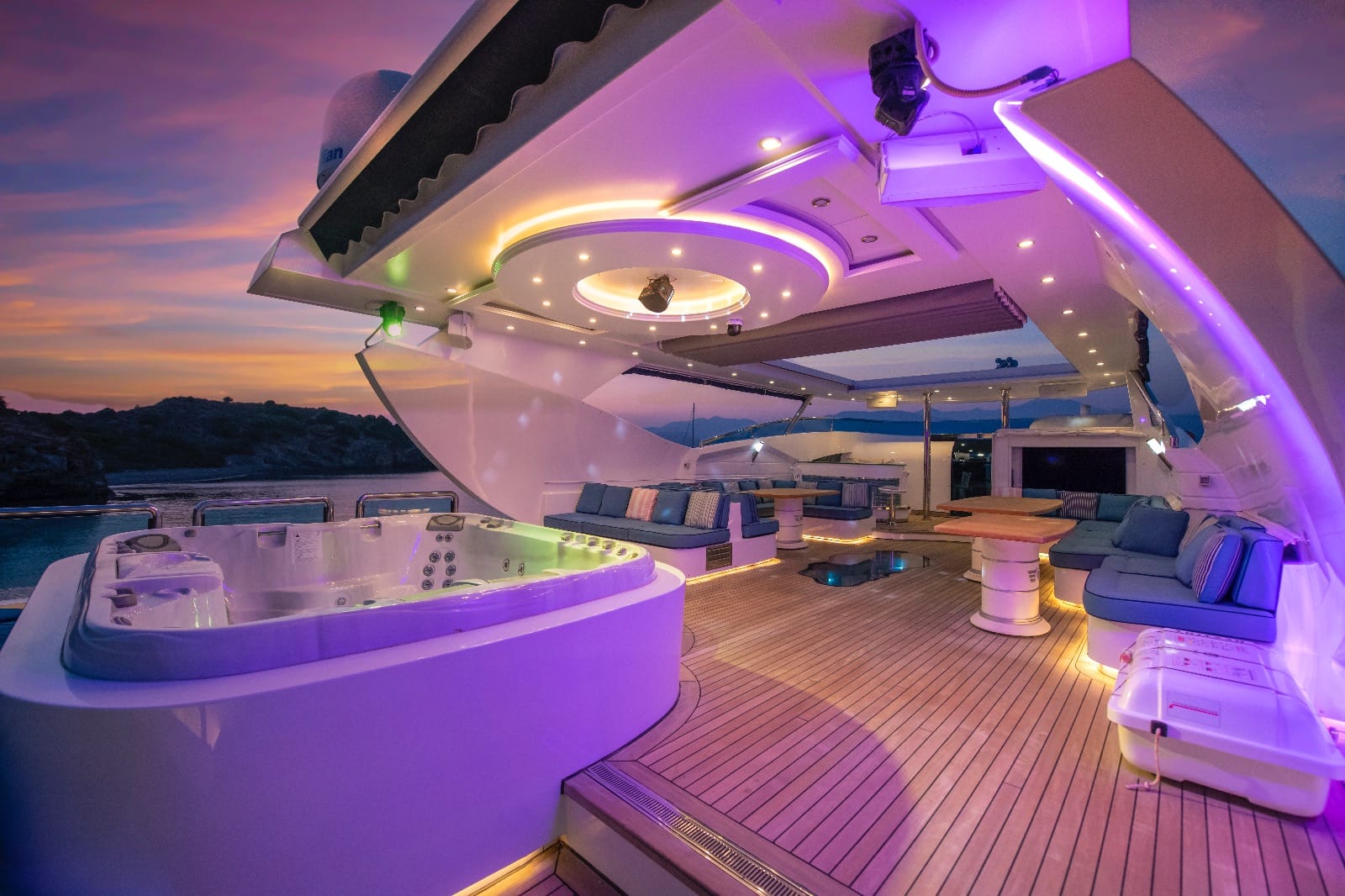 Custom Built Motorboat — photo 17