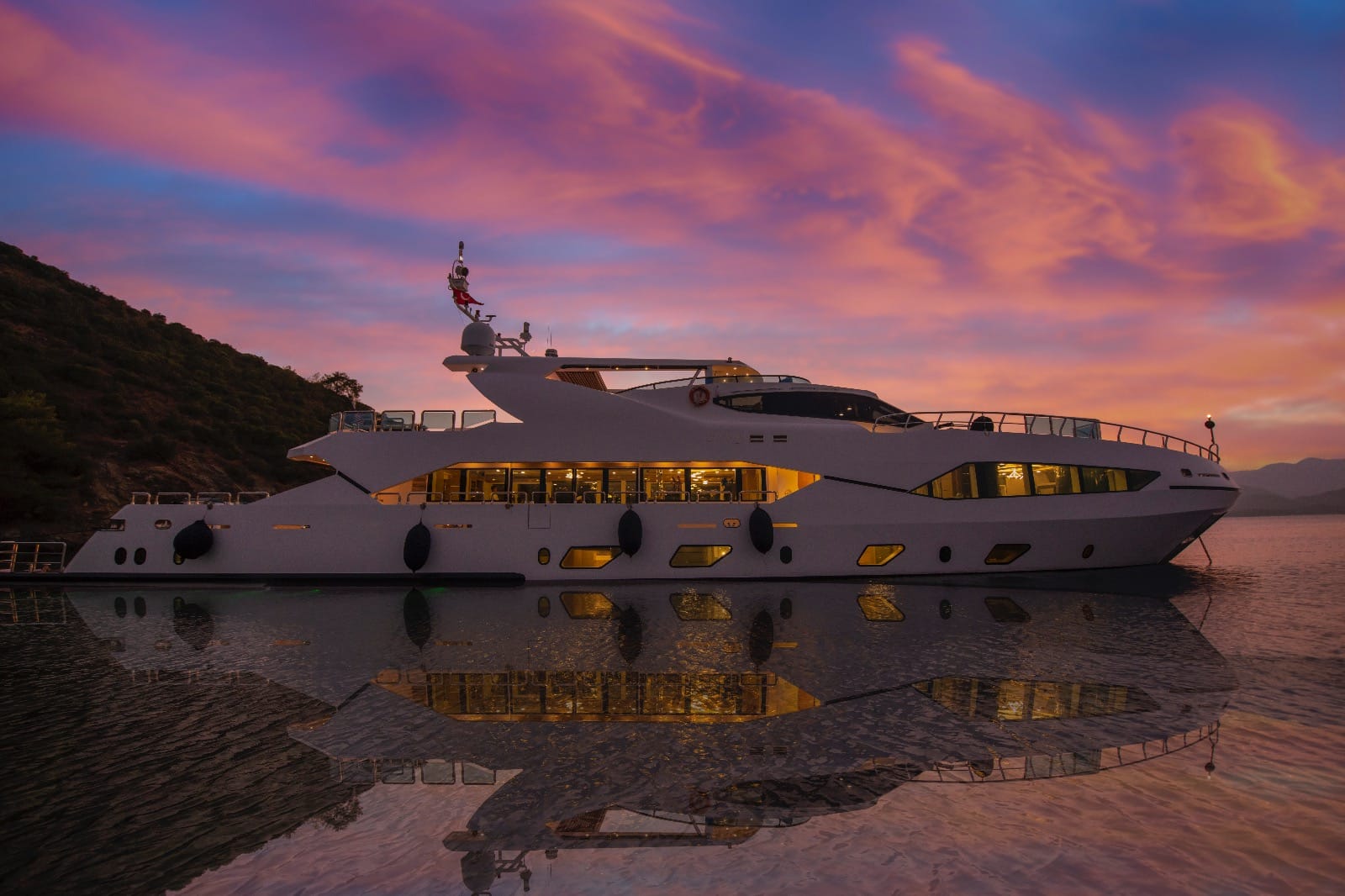 Custom Built Motorboat — photo 27