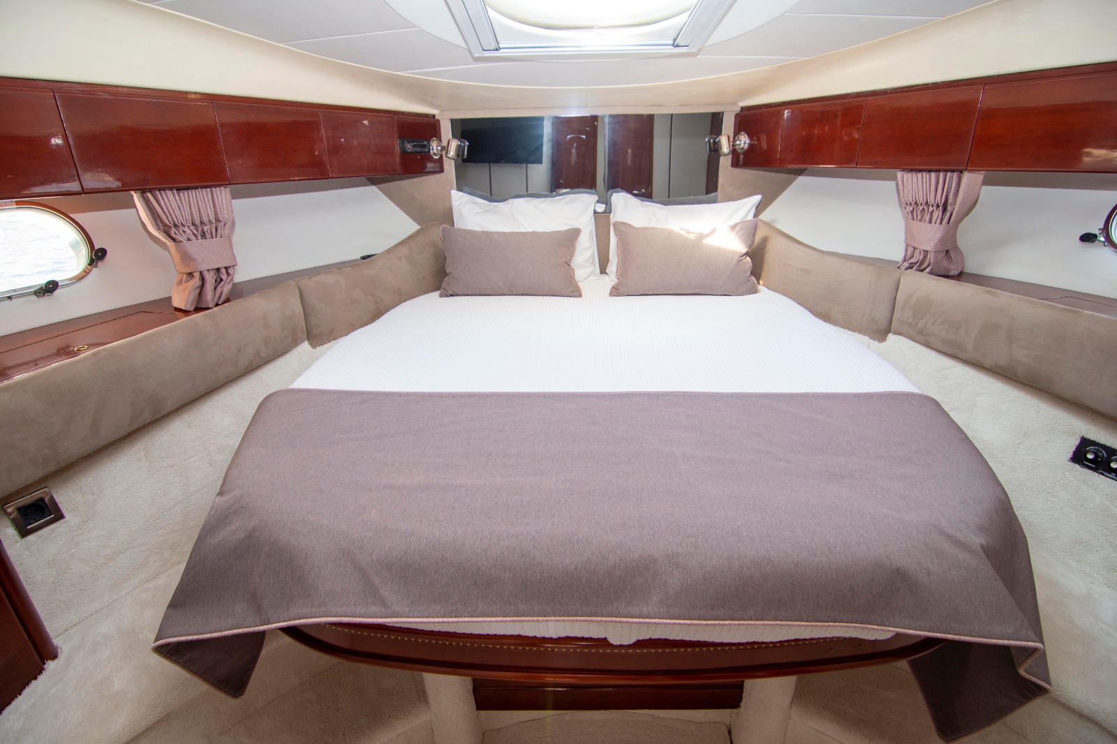 Princess 56 Flybridge — photo 6