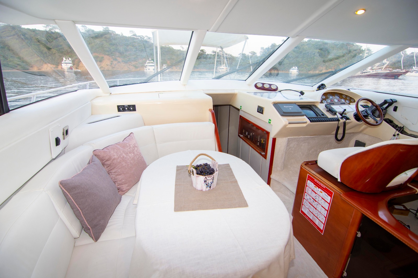 Princess 56 Flybridge — photo 7