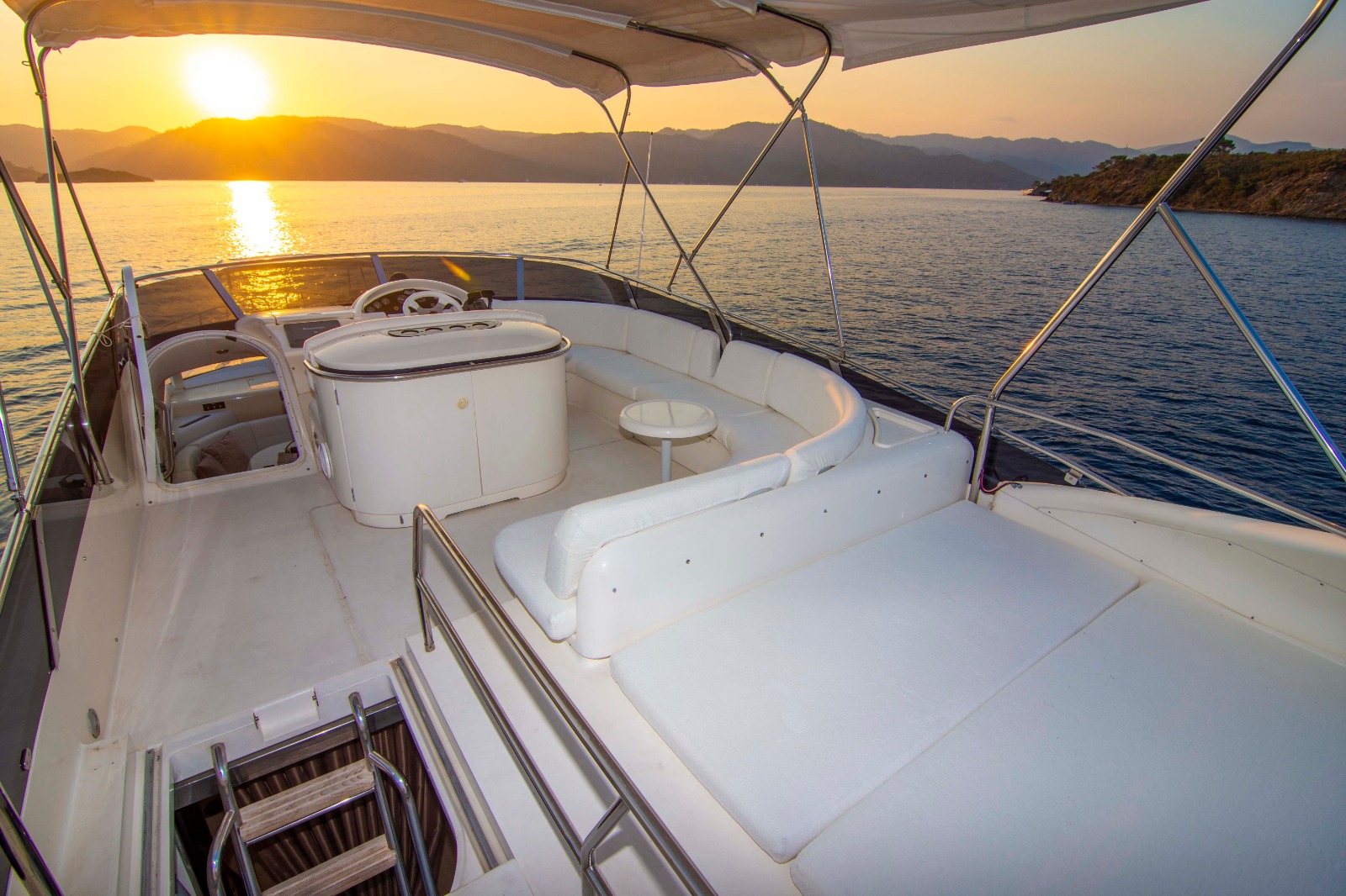 Princess 56 Flybridge — photo 10