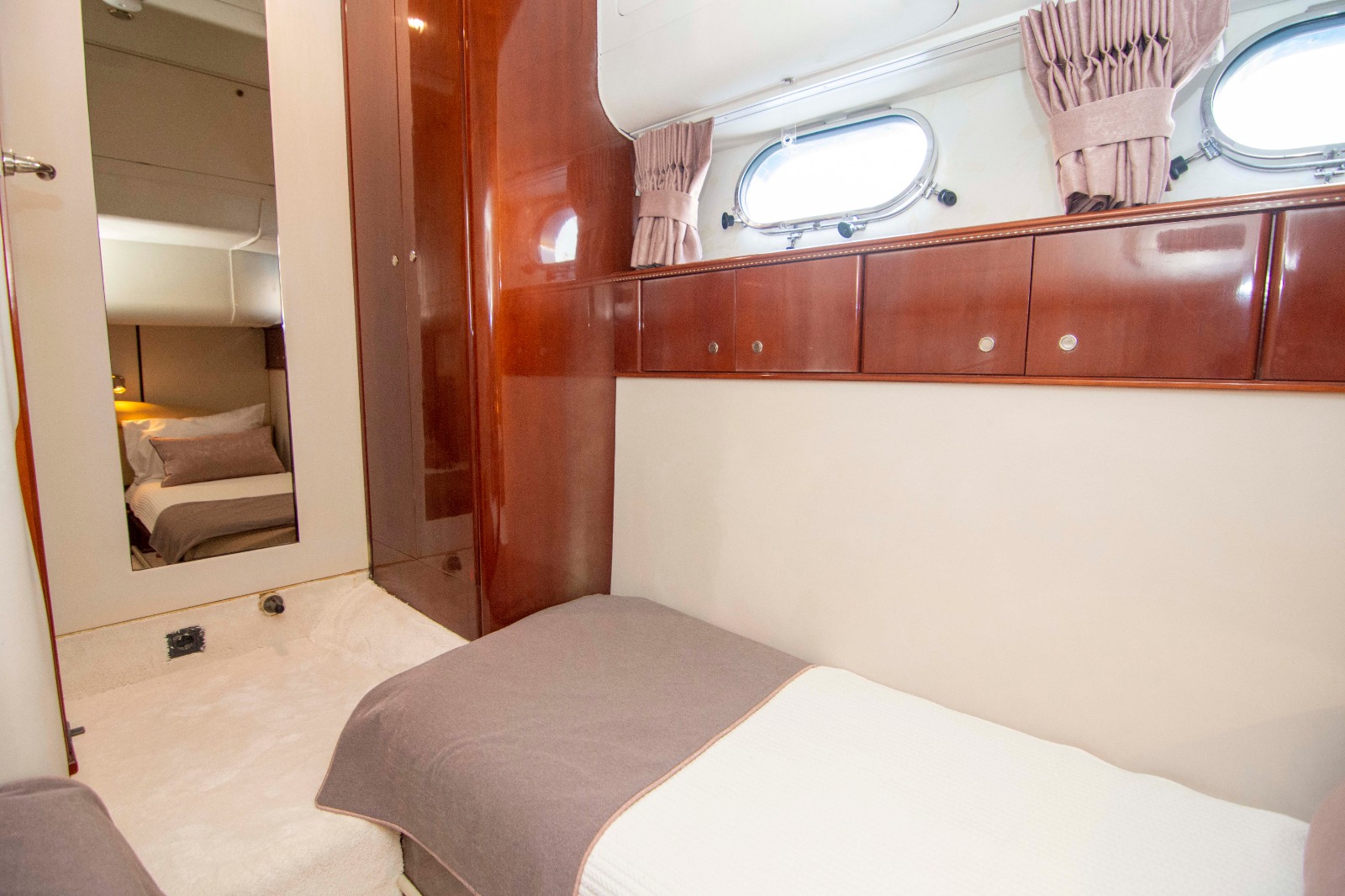 Princess 56 Flybridge — photo 21