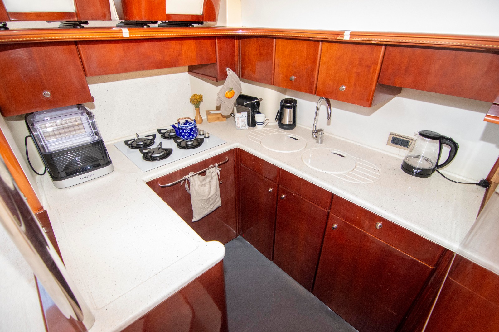 Princess 56 Flybridge — photo 24