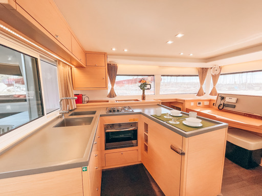 LAGOON 450s — photo 8