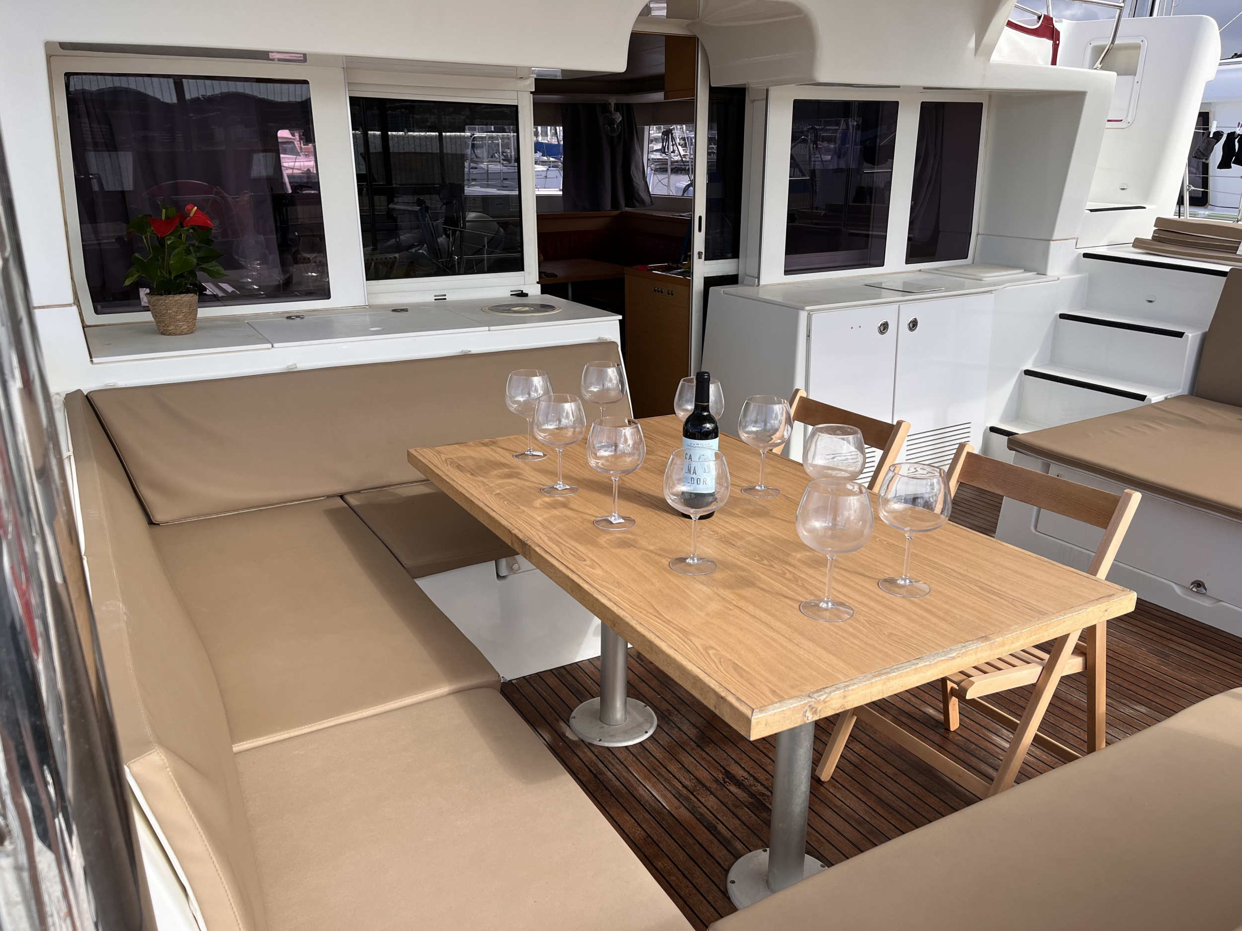 Lagoon 450 — photo 12