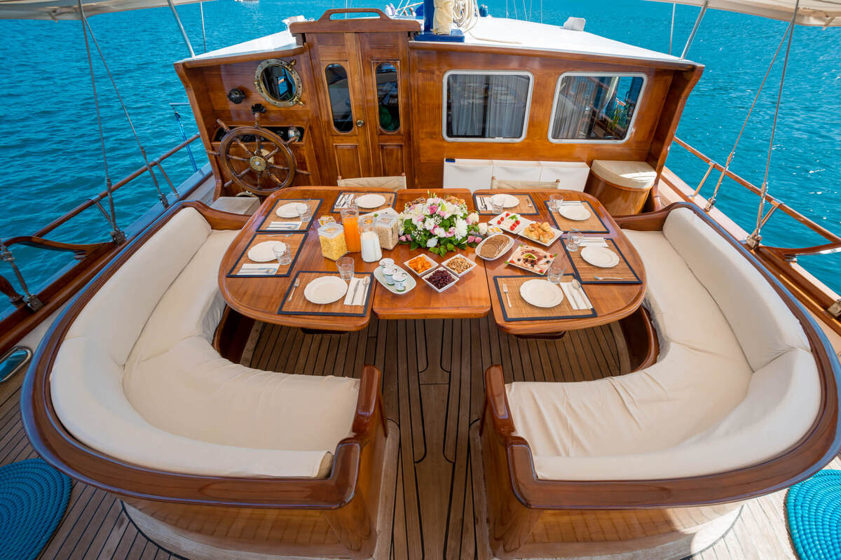 Motor Sailor — photo 27