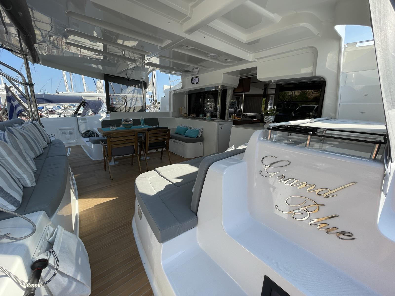 Lagoon 46 — photo 2