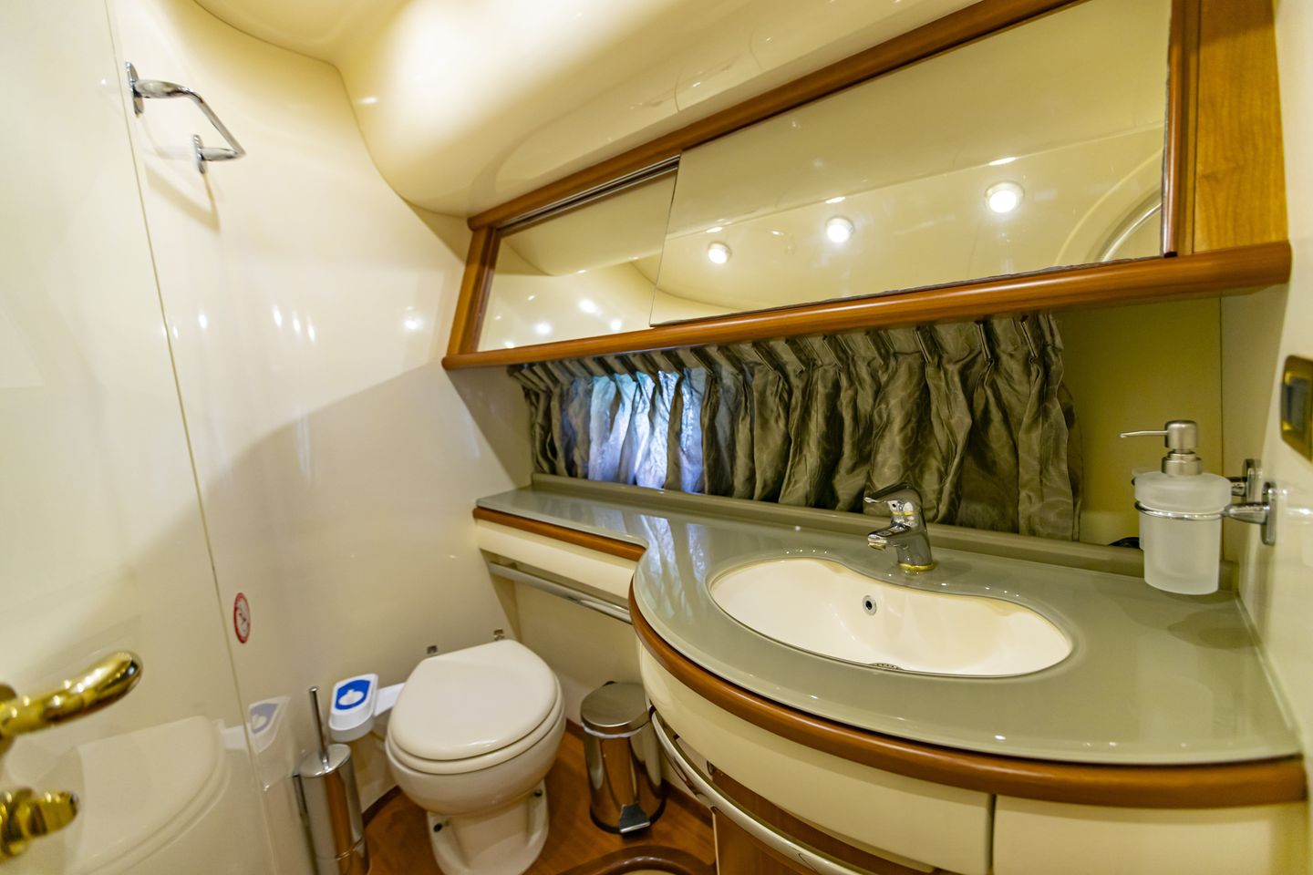 Azimut 62 Fly — photo 30