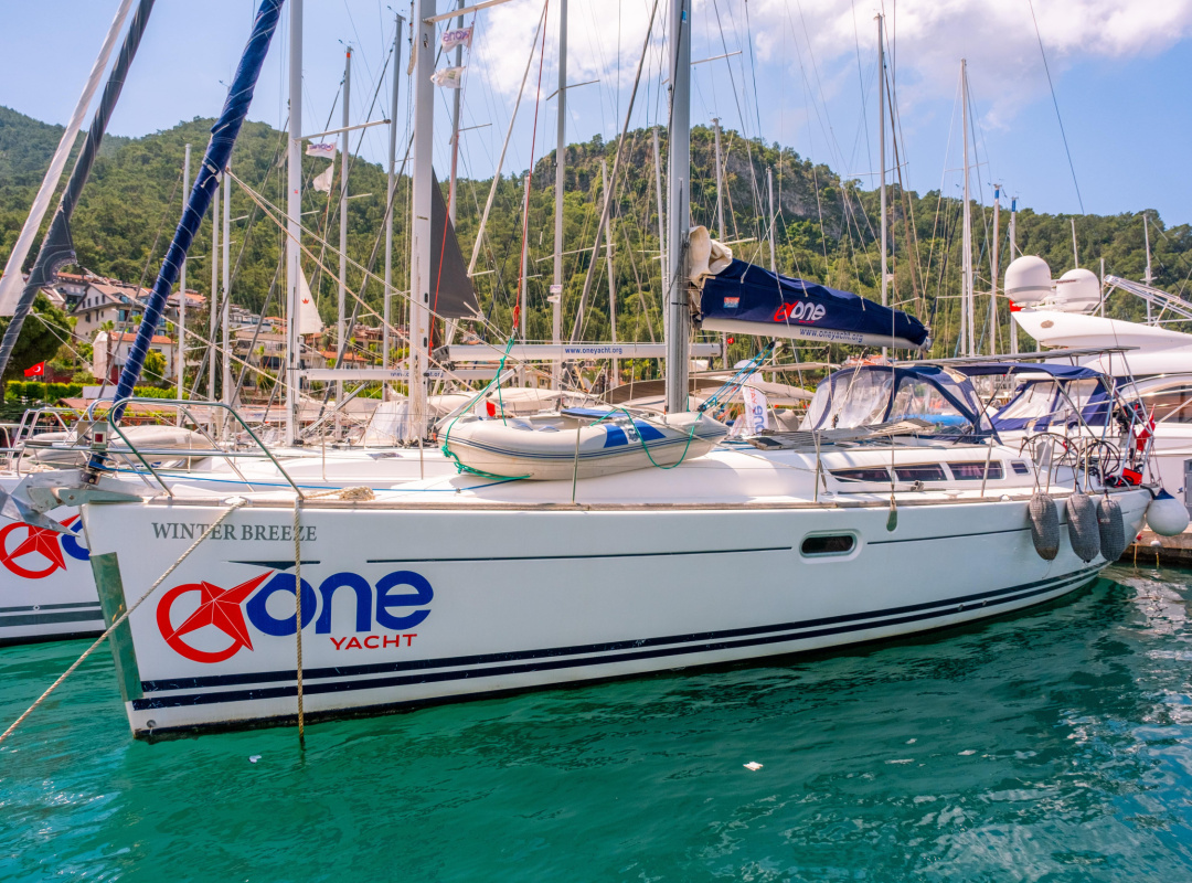 Jeanneau Sun Odissey 42 — photo 1