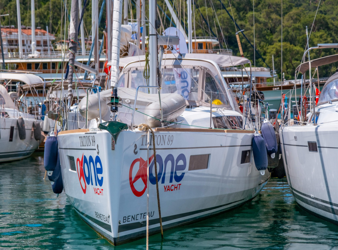 Beneteau Oceanis 38.1 — photo 1