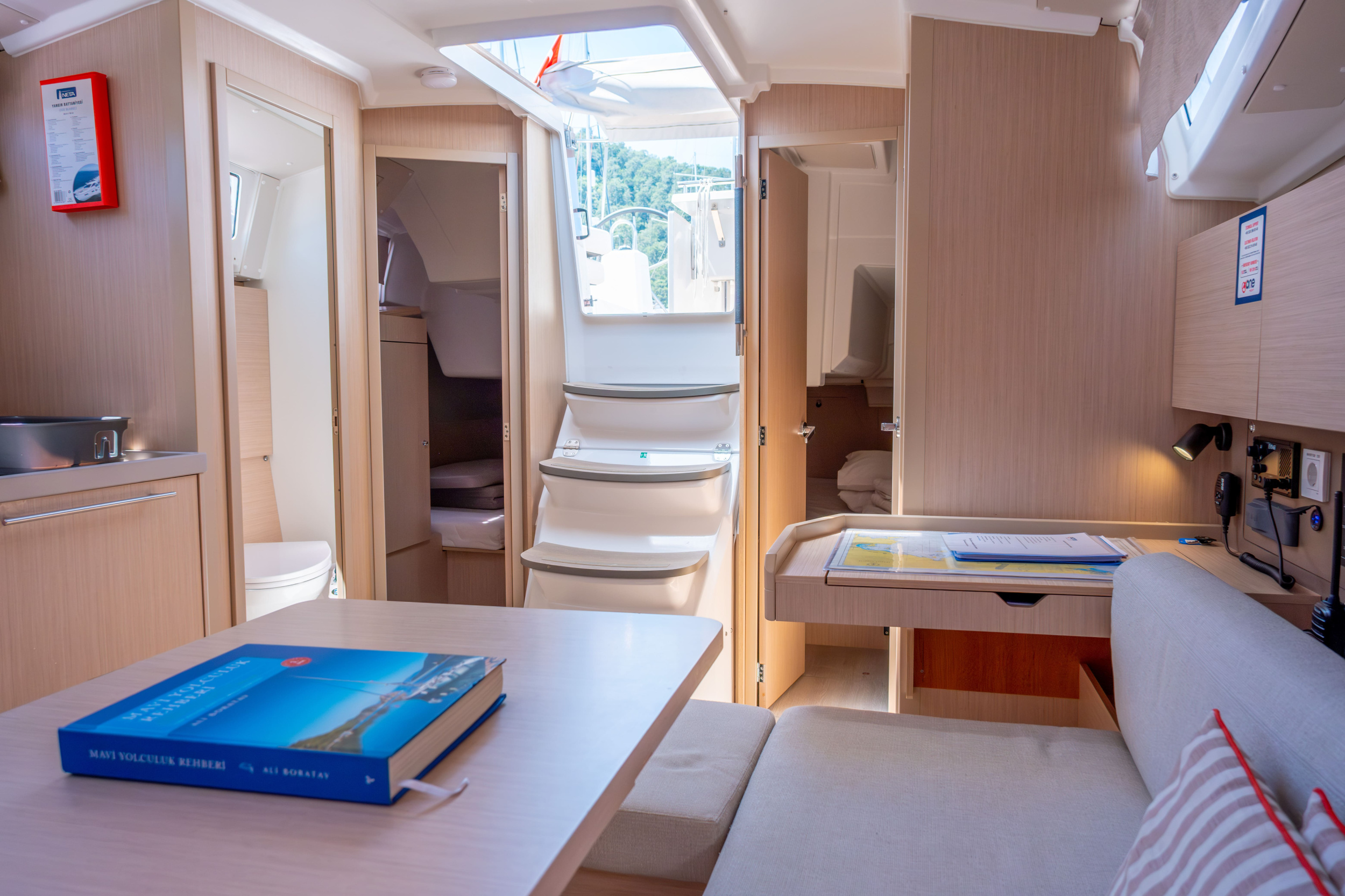 Beneteau Oceanis 38.1 — photo 9