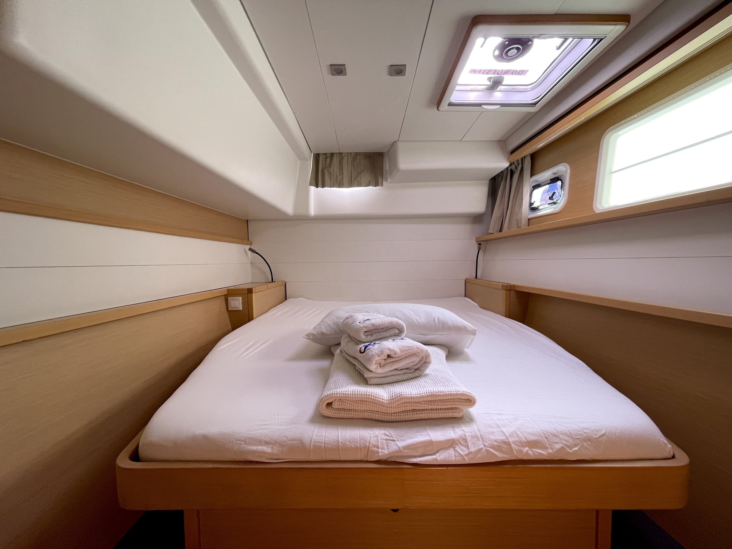 Lagoon 450s — photo 9
