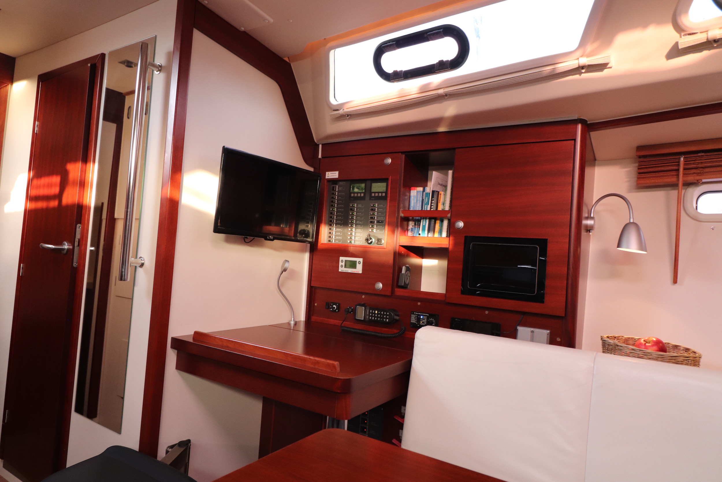 Hanse 470e — photo 3