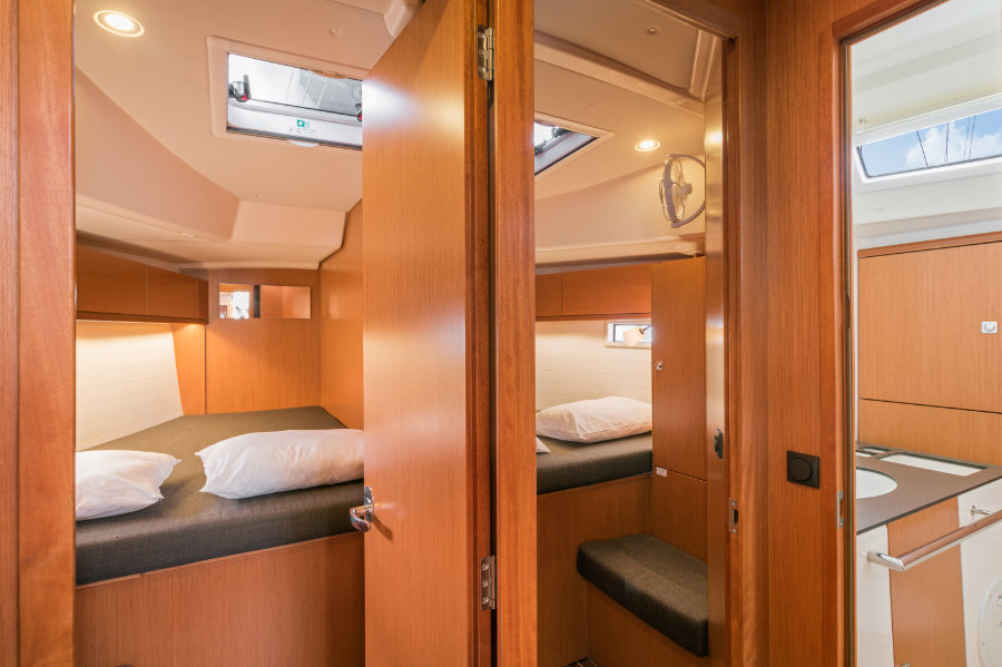 Bavaria 46 — photo 4