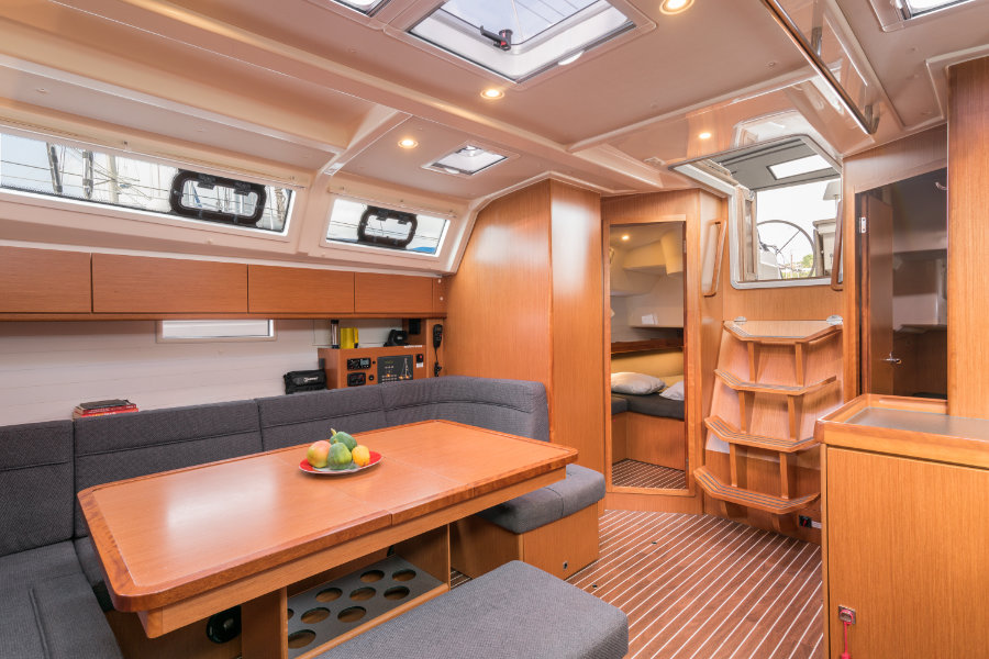 Bavaria 46 — photo 9