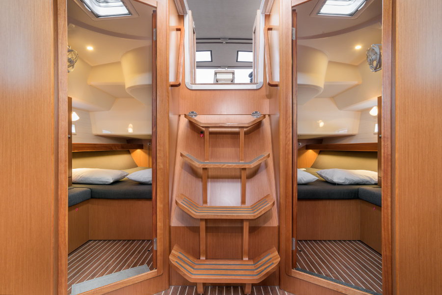 Bavaria 46 — photo 11