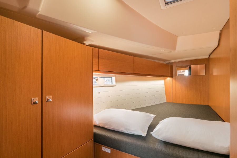 Bavaria 46 — photo 13
