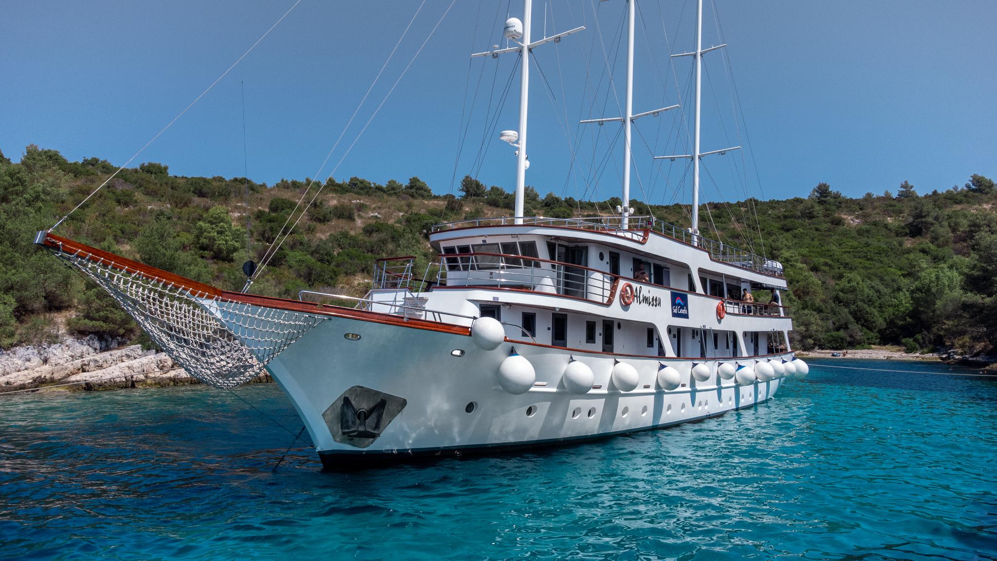 Cruising ship — photo 4