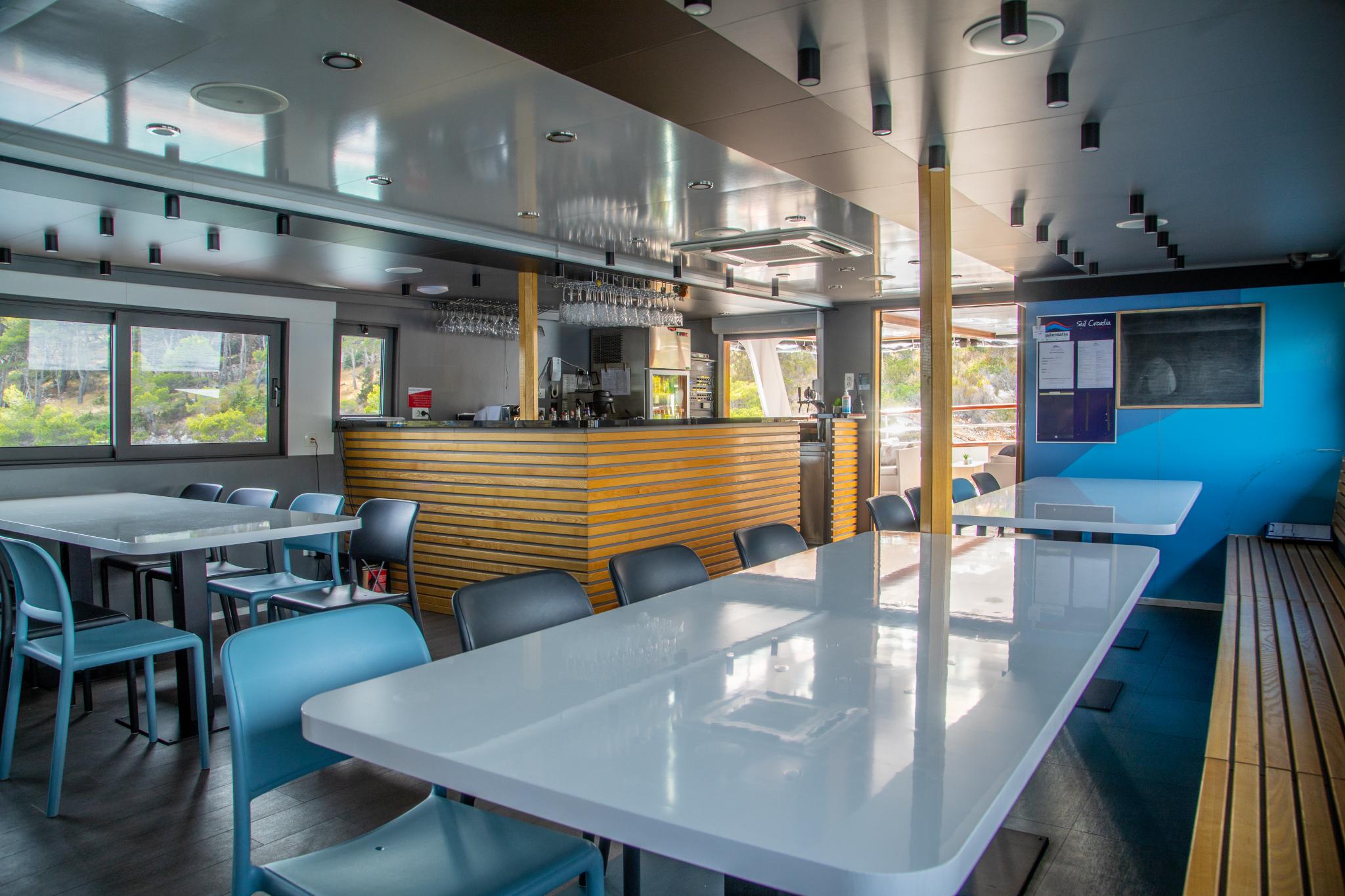 Cruising ship — photo 9