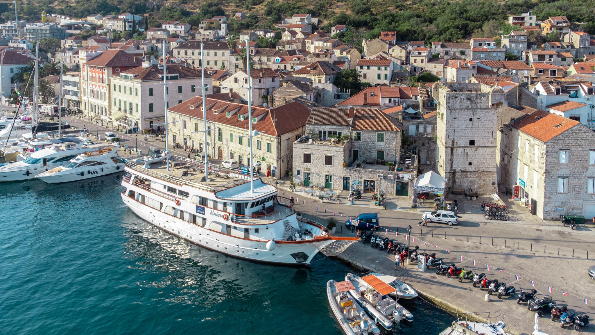 Cruising ship — photo 20