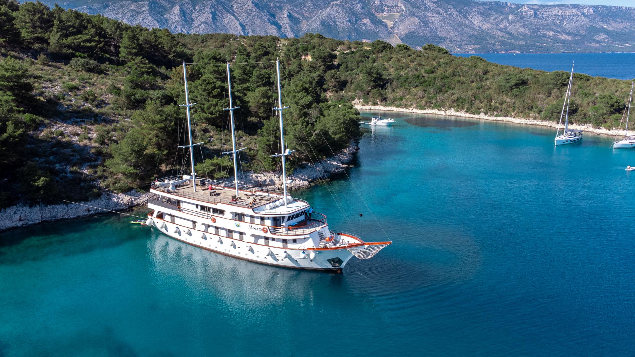 Cruising ship — photo 22
