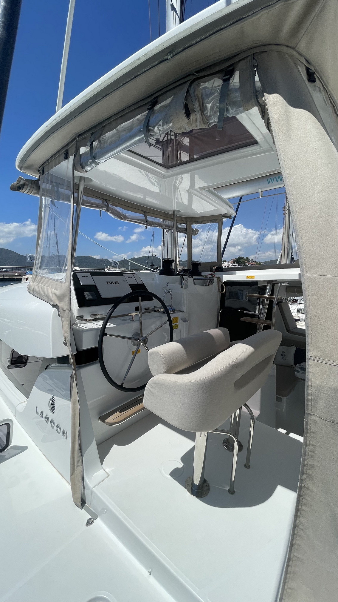 Lagoon 42 — photo 10