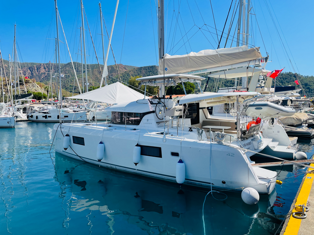 Lagoon 42 — photo 12