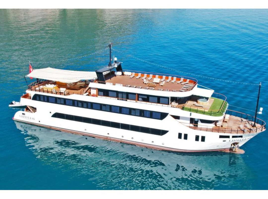Custom ship — photo 1