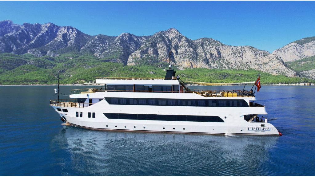 Custom ship — photo 7