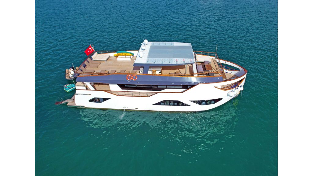 Custom trawler — photo 5