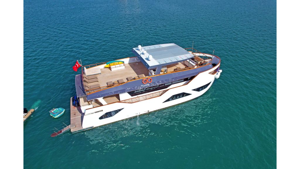 Custom trawler — photo 6
