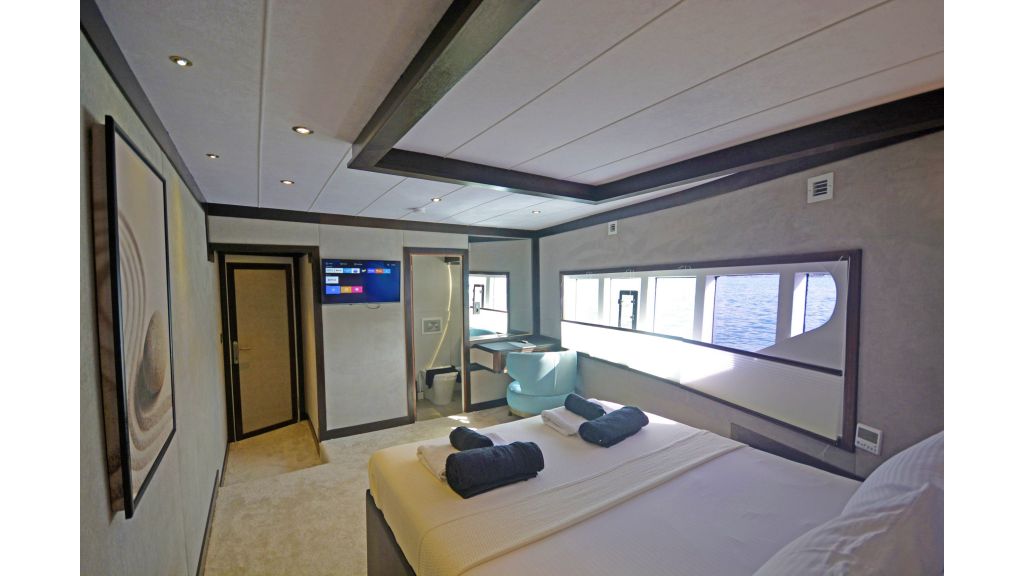 Custom trawler — photo 13