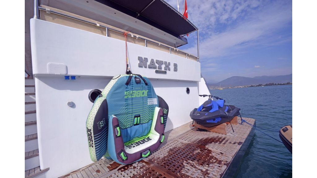 Custom trawler — photo 24