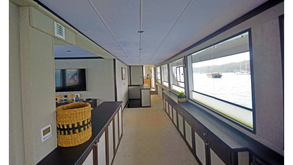 Custom trawler — photo 38