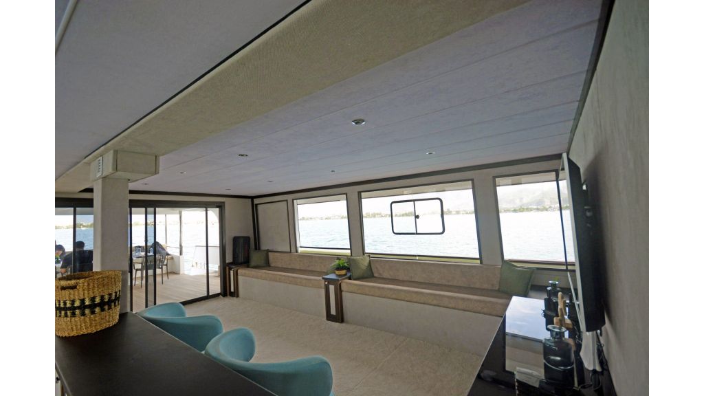 Custom trawler — photo 39