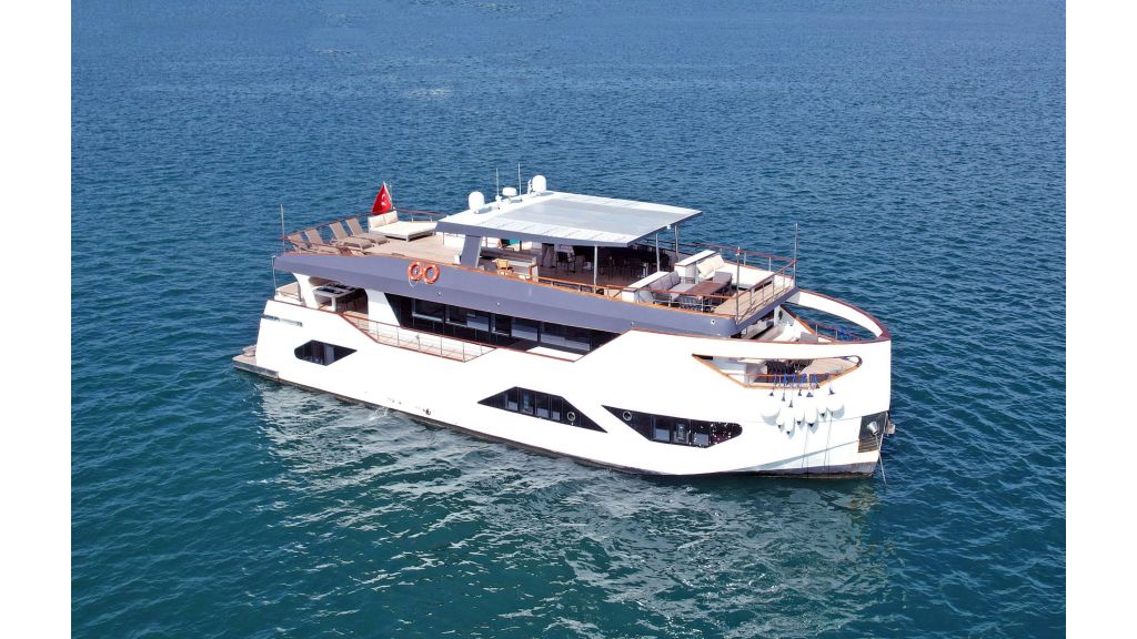 Custom trawler — photo 43