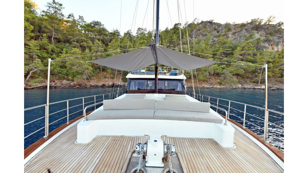 Motor sailer — photo 17