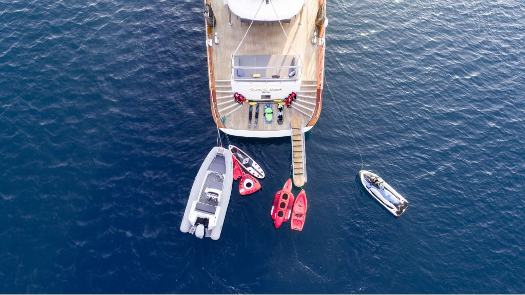 Motor sailer — photo 25