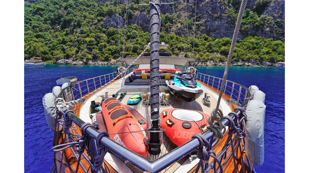 Motor sailer — photo 28