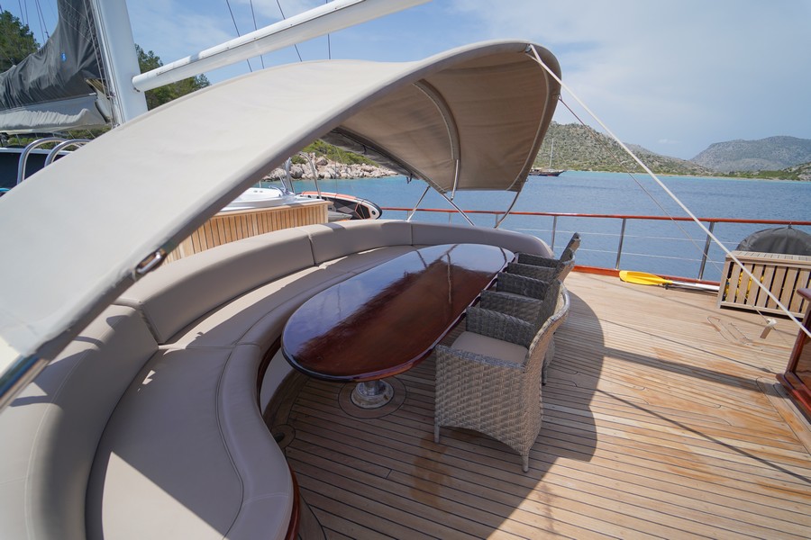 Motorsailer — photo 11