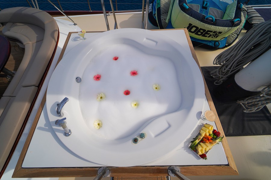 Motorsailer — photo 12