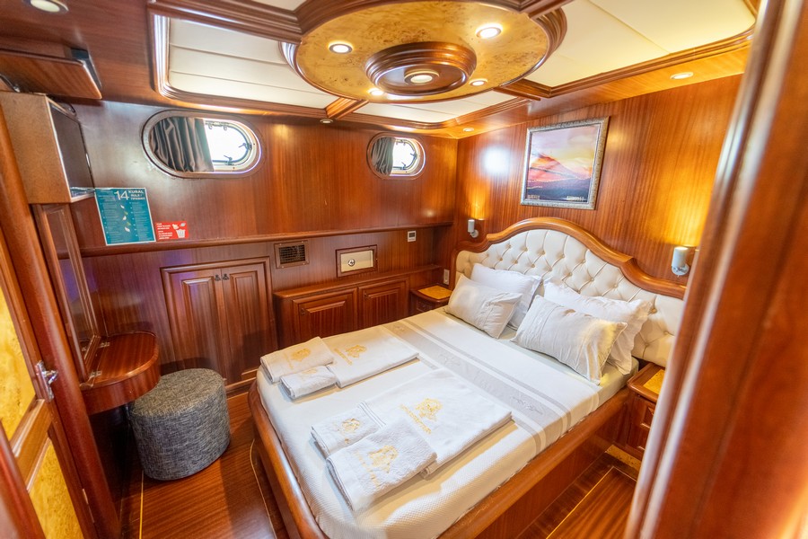 Motorsailer — photo 15